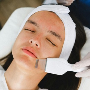 Non-Surgical Face Lift Treatments Trending in 2026