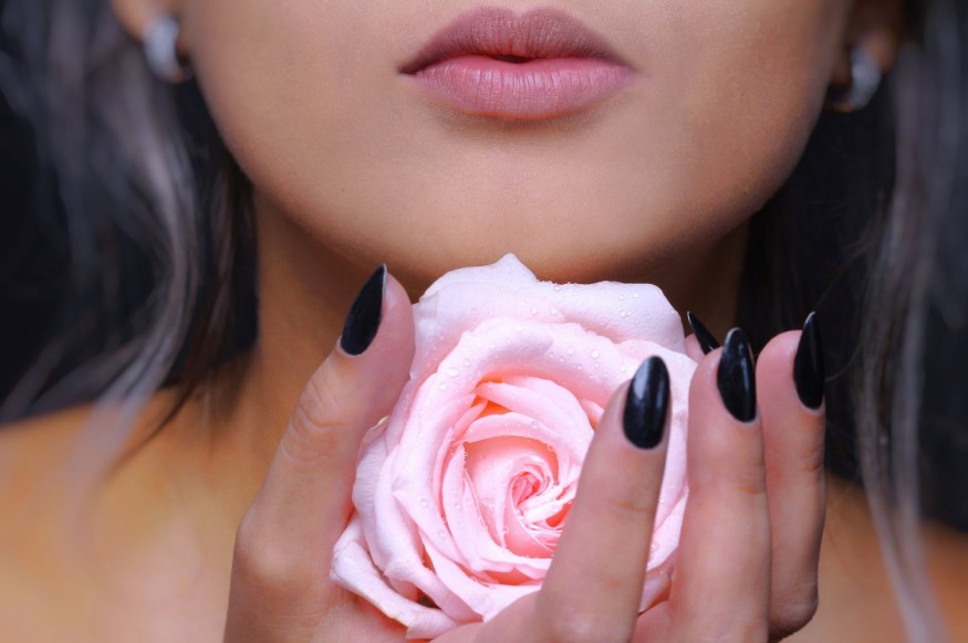 woman pink lips