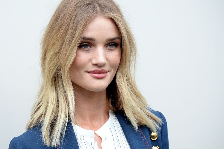 Rosie Hutington Whiteley Burberry - Arrivals - LFW AW16