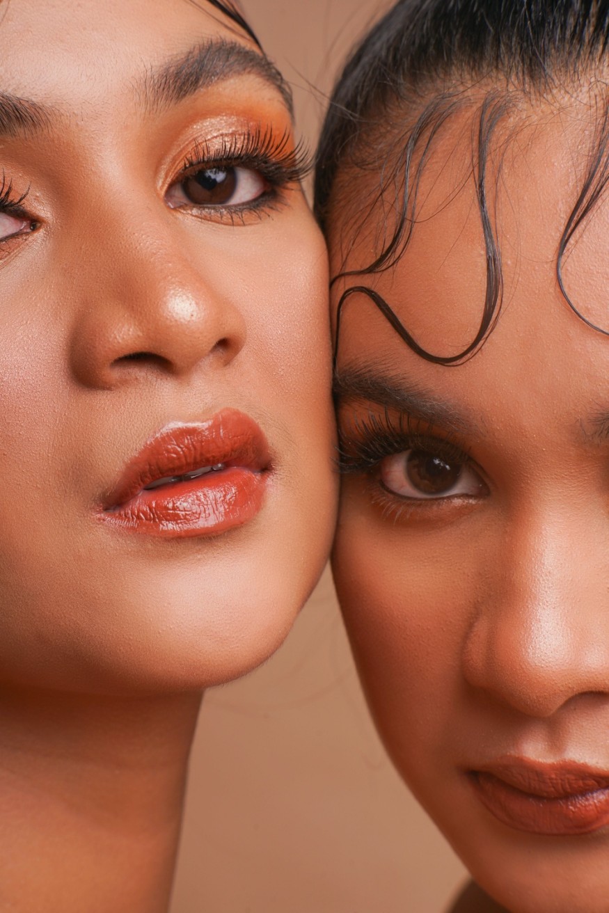 Peach makeup