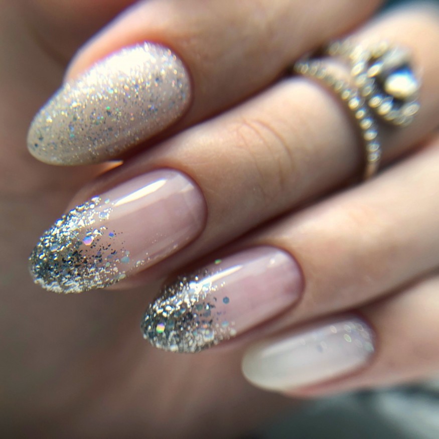 glittery nails