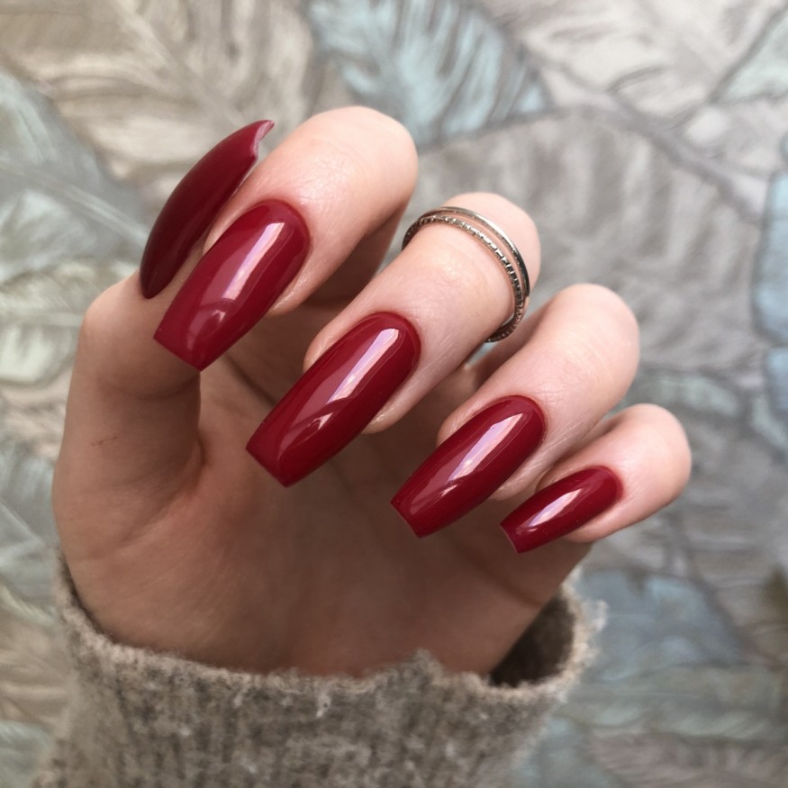 glossy red nails