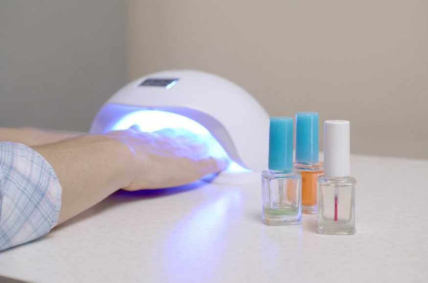 nail uv lamp