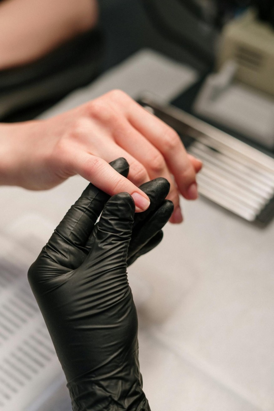 Signs Your Nails Need to 'Breathe'