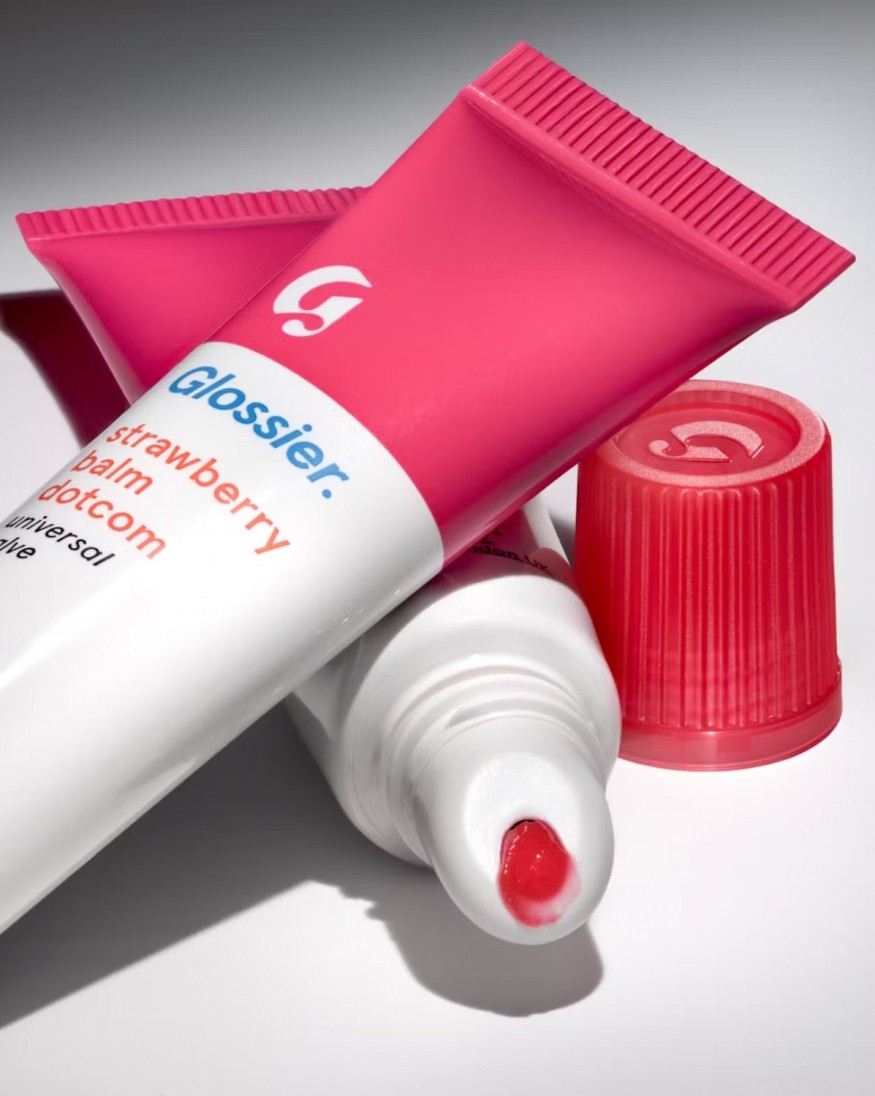 Glossier Strawberry Balm Dotcom