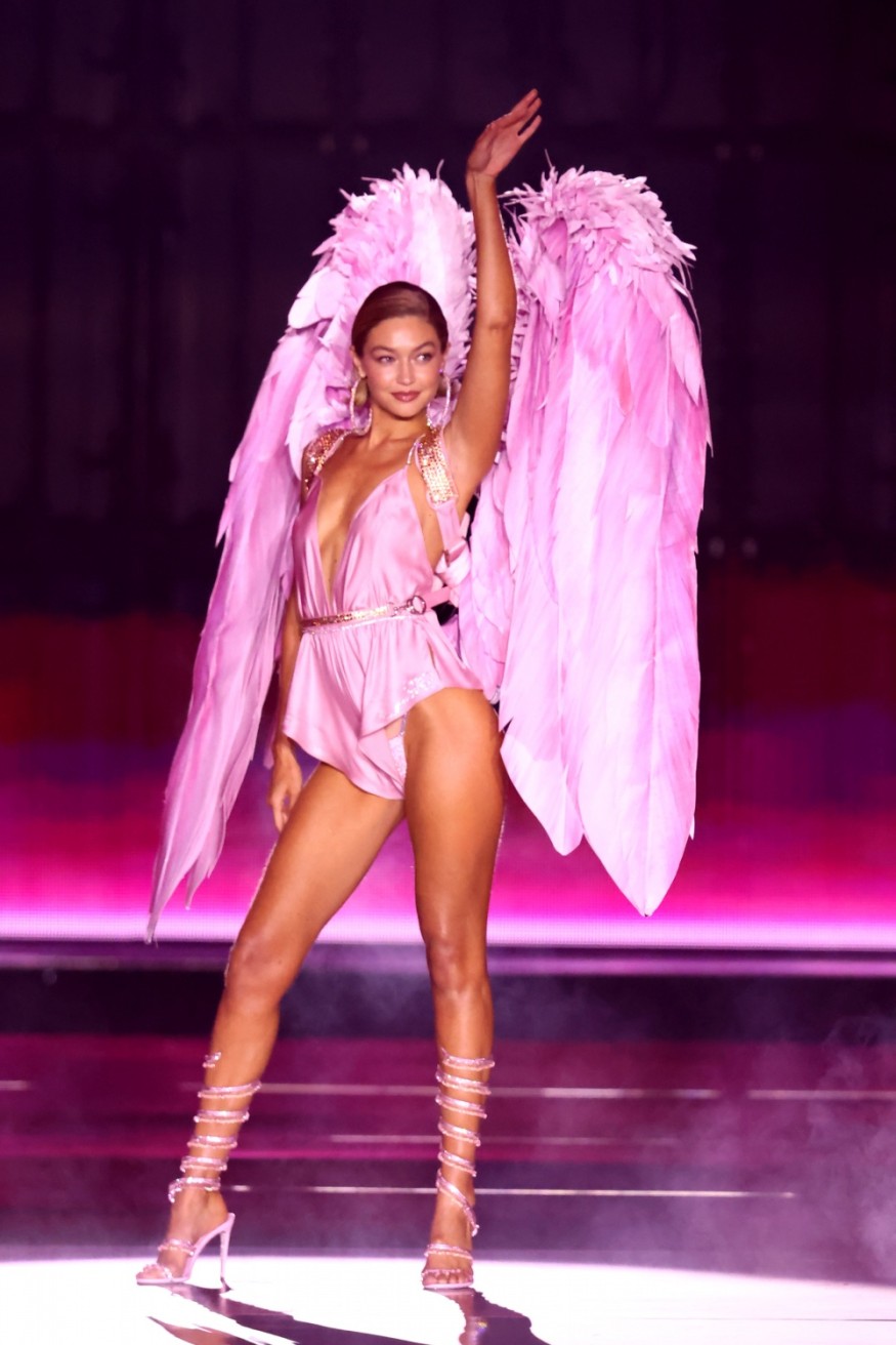 Gigi Hadid Returns to Victoria's Secret Fashion Show With Iconic Move She Learned from Taylor Swift