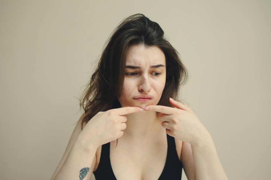 First Signs of Aging in Your 20s: Here Are Must-Have Skincare Products to Prevent These