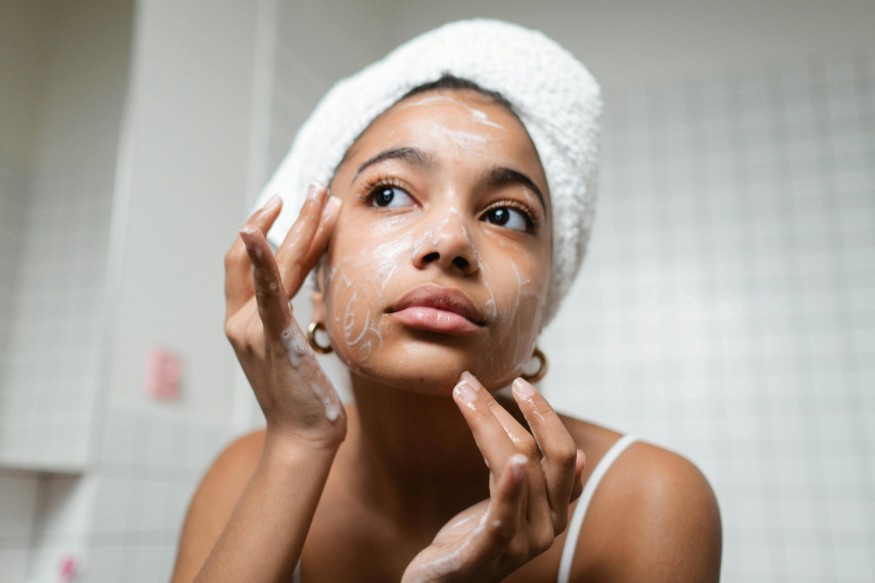 The Correct Steps to Apply Skincare Products, According to A Dermatologist