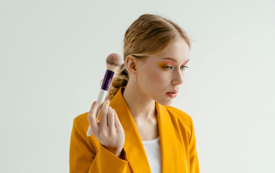 This Blush Placement 'Hack' for a Snatched Look Is A True Game-Changer